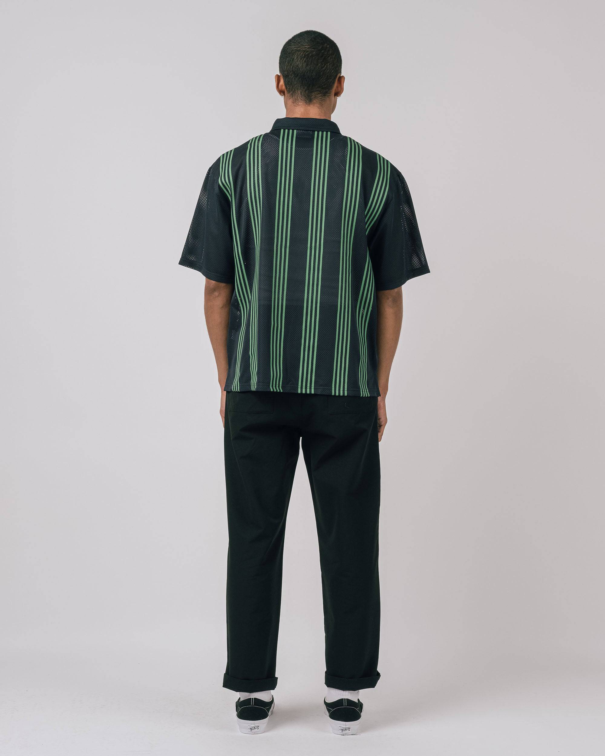 Collar detail Howard Mesh Zip Polo with dropped shoulder construction